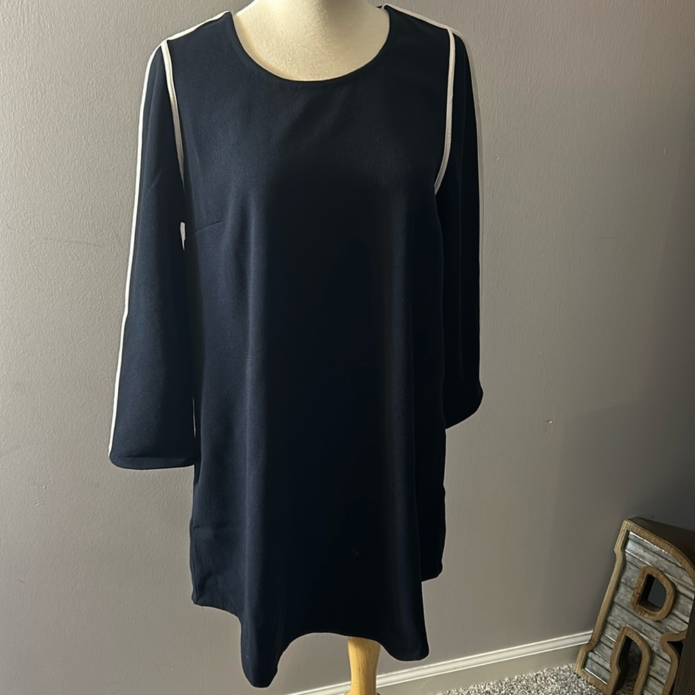 Tuckernuck navy shift dress with white piping detail. Medium